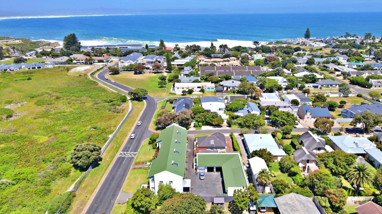Fairway Holiday Accommodation Hermanus Bagian luar foto