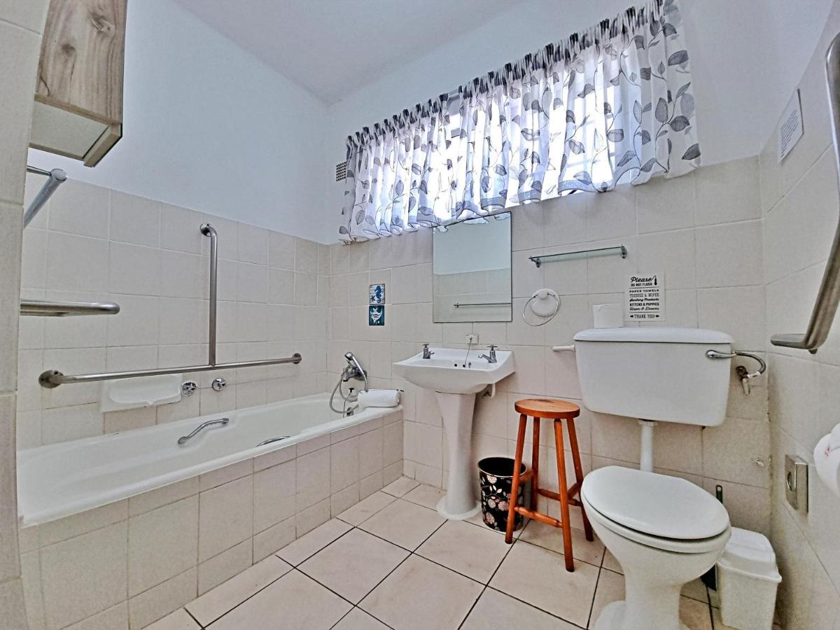 Fairway Holiday Accommodation Hermanus Bagian luar foto